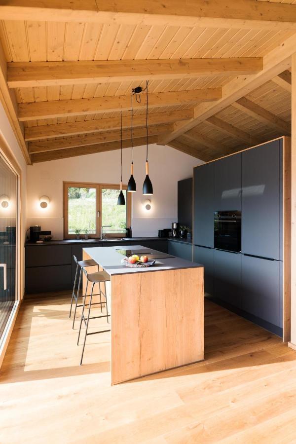 Chalet Seeblick มิลชตัทท์ ภายนอก รูปภาพ